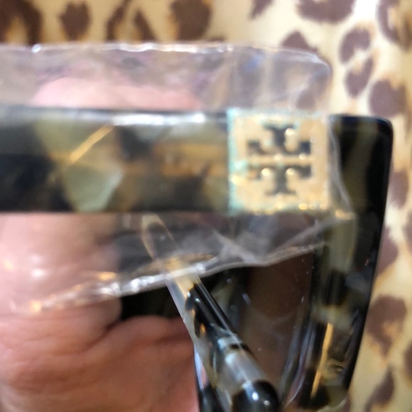 Tory Burch Cat ? Eye Sunglasses ?by Luxottica main image 6